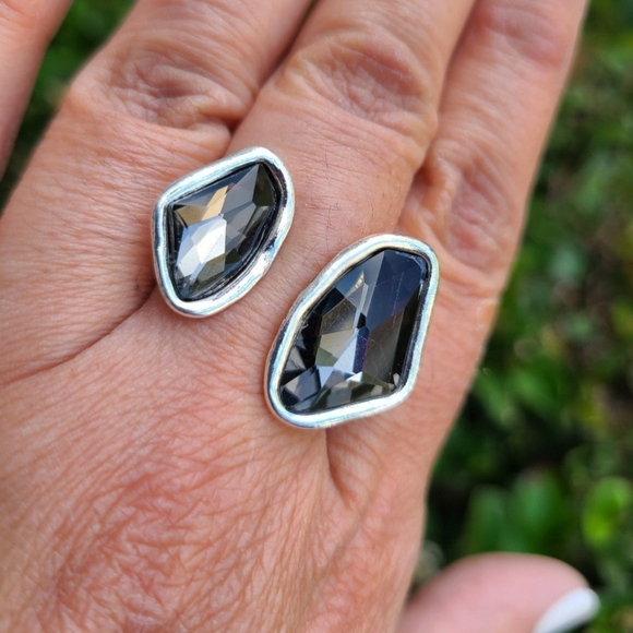 ALULAS • Boho ring with smoked gray crystal - Picture 6 of 8